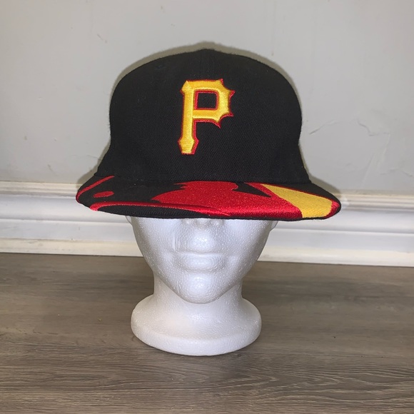 ⭐️ Pittsburgh Pirates Fitted Hat - Picture 1 of 8